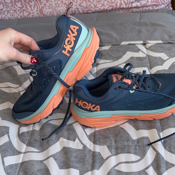 Hoka women’s tennis shoes - Picture 4 of 4